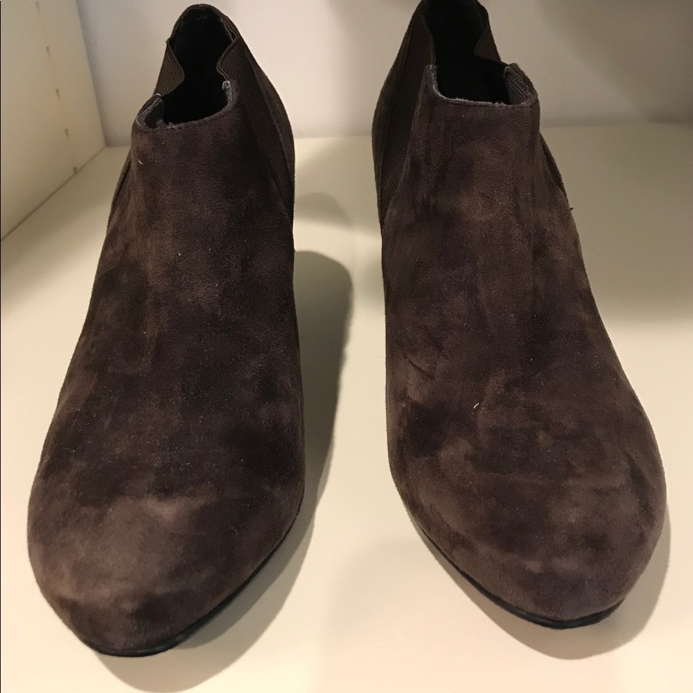 Shoes - Picture 2 of 5